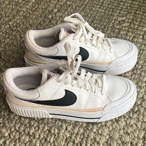 Nike Court Legacy Lift Women’s Shoes, size 7.5. White.